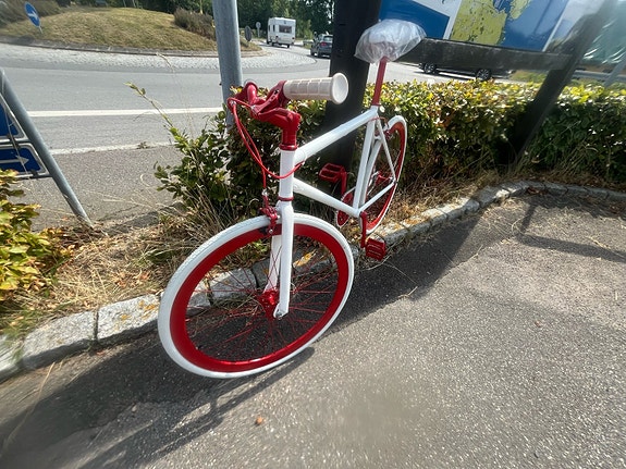 Product image 1 of 6