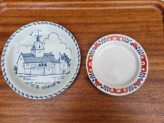 Product image 1 of 2