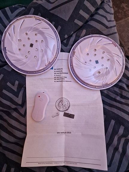 Product image 1 of 2