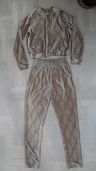 Product image 1 of 3