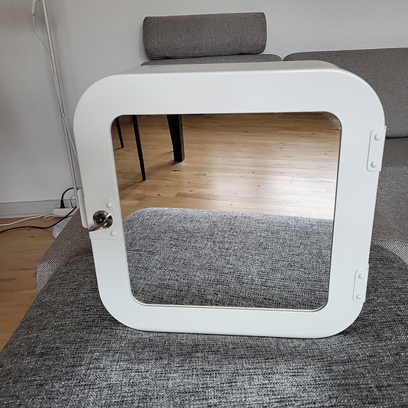 Product image 1 of 2