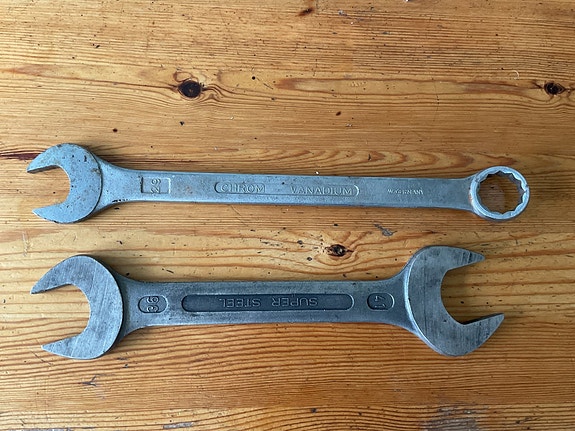 Product image 1 of 2