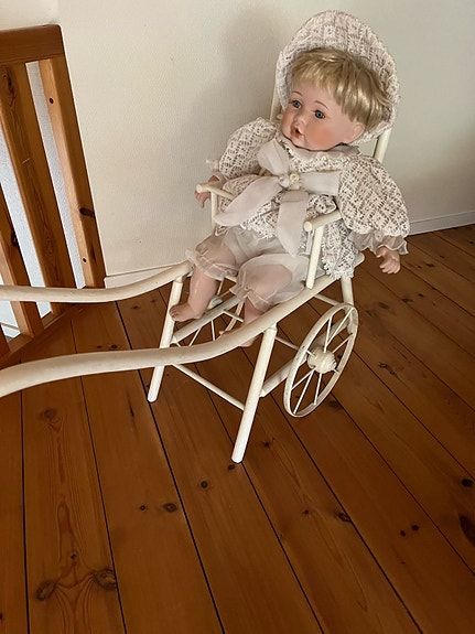 Product image 1 of 2