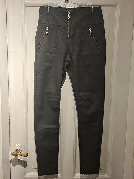 Product image 1 of 8