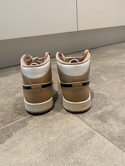 Product image 1 of 6