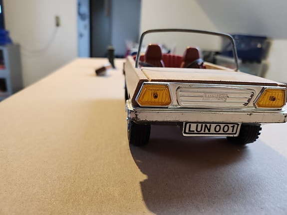 Product image 1 of 8