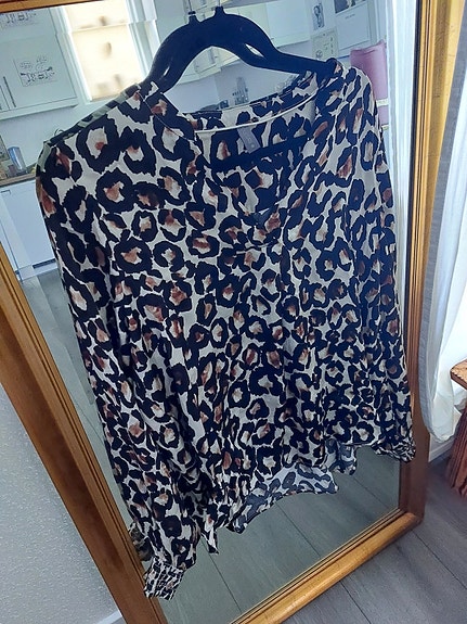 Product image 1 of 8