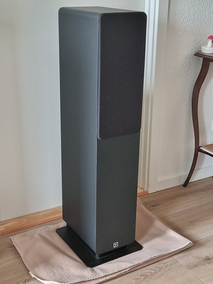 Product image 1 of 8