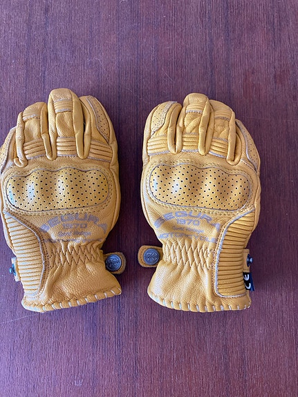 Product image 1 of 4