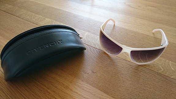 Product image 1 of 2