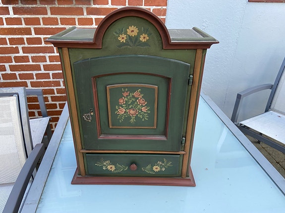 Product image 1 of 3