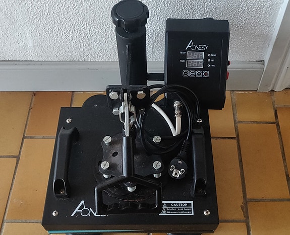 Product image 1 of 3