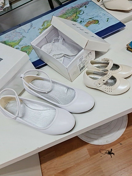 Product image 1 of 8