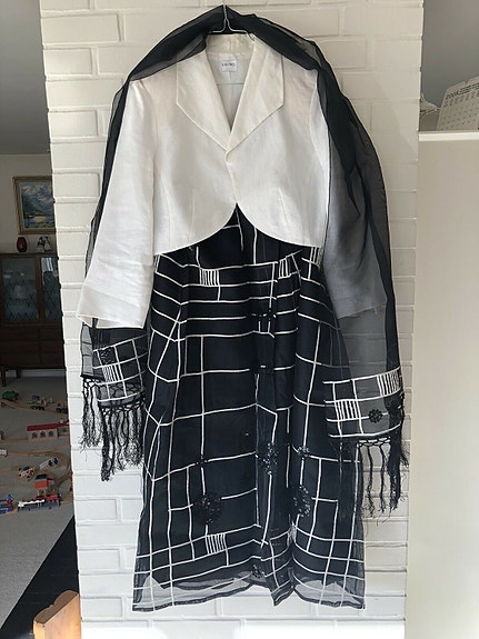 Product image 1 of 8