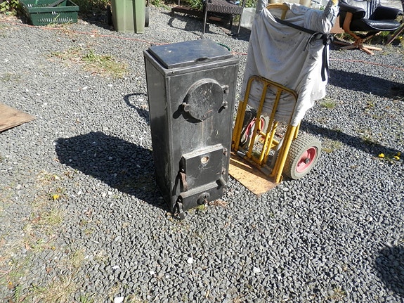 Product image 1 of 2