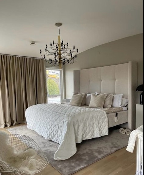 Product image 1 of 8