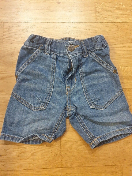 Product image 1 of 2