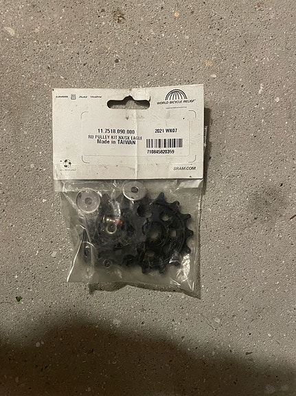 Product image 1 of 2