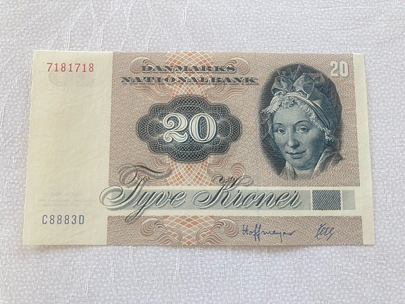 Product image 1 of 3