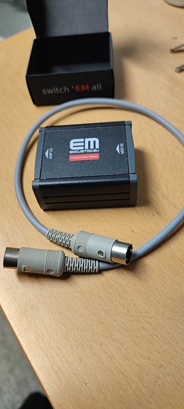 Product image 1 of 3