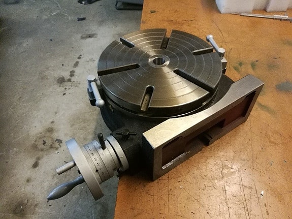 Product image 1 of 2