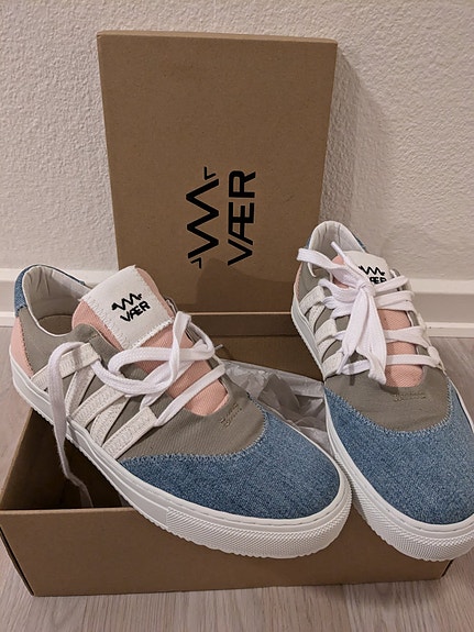 Product image 1 of 3