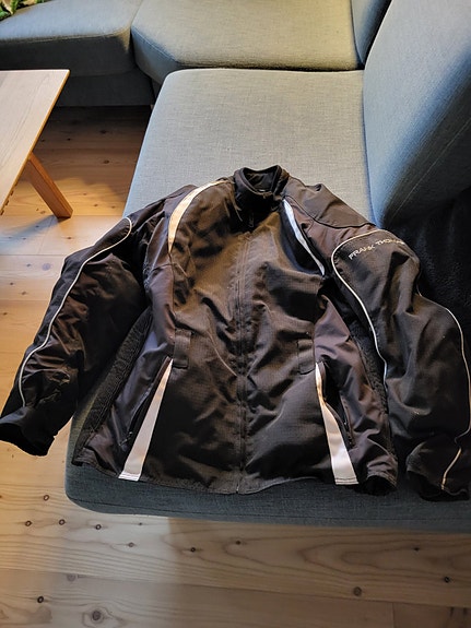 Product image 1 of 8