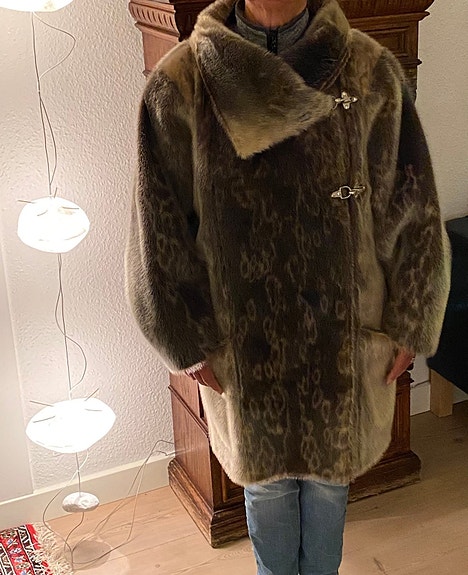 Product image 1 of 6