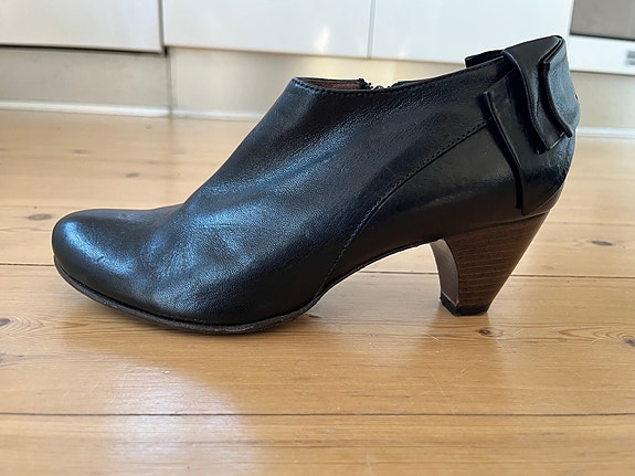 Product image 1 of 7