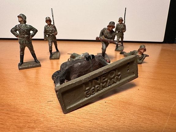 Product image 1 of 2