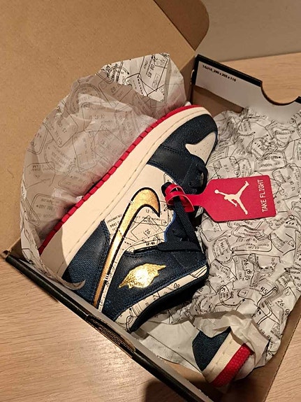 Product image 1 of 8