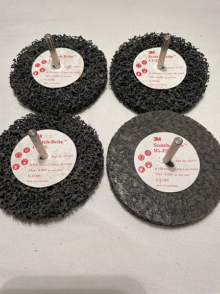 Product image 1 of 3