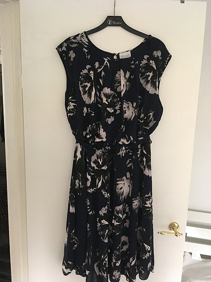 Product image 1 of 8