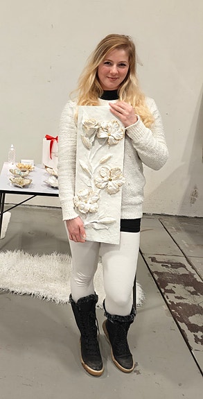 Product image 1 of 4