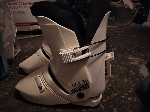 Product image 1 of 2