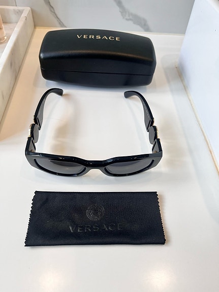 Product image 1 of 8