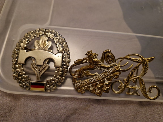 Product image 1 of 2