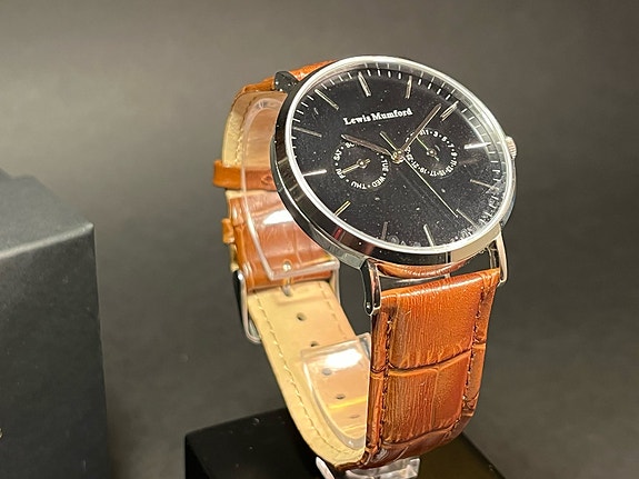 Product image 1 of 8