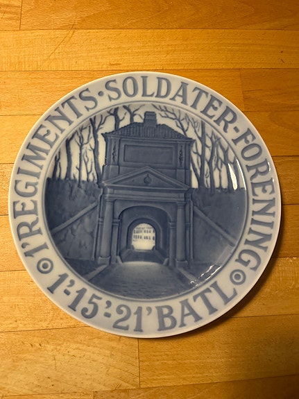 Product image 1 of 3