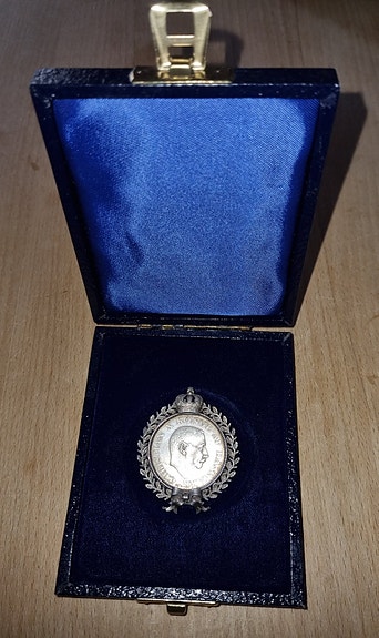 Product image 1 of 3