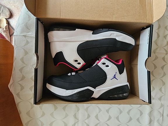 Product image 1 of 8