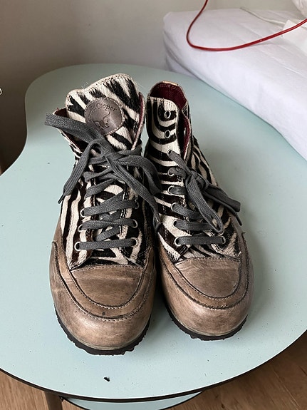 Product image 1 of 3