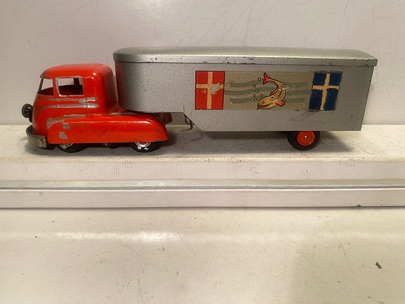 Product image 1 of 8