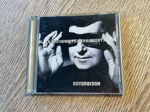 Product image 1 of 4