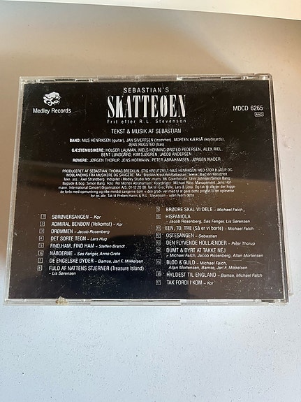 Product image 1 of 2