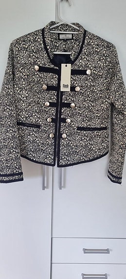 Product image 1 of 8