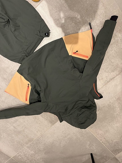 Product image 1 of 6