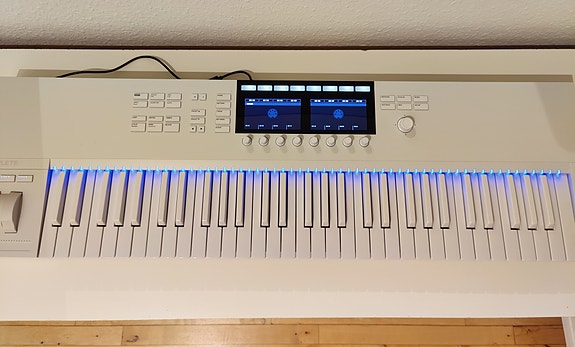 Product image 1 of 9