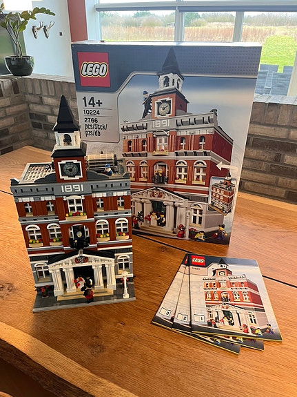 Lego Creator Expert Lego Town Hall 10224 Town Lego 10224 LEGO TOWN MODULAR  HOUSES 10224 Town Hall