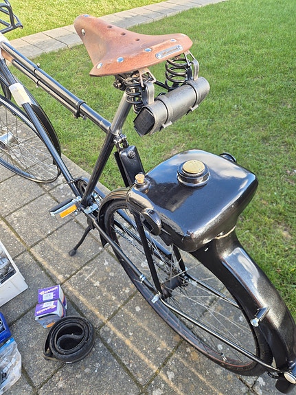 Product image 1 of 6